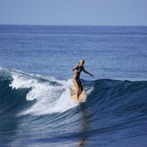 FREE SURF LESSONS FOR GIRLS: RIP CURL TOUR HITS NEWQUAY AND BOURNEMOUTH