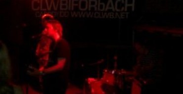 REVIEW: WAVE PICTURES AT CARDIFF CLWB IFOR BACH (12/05/11)