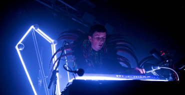 REVIEW: TOTALLY ENORMOUS EXTINCT DINOSAURS AT BRISTOL THEKLA (15/02/12)
