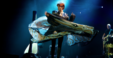 REVIEW: FLORENCE AND THE MACHINE AT CARDIFF MOTORPOINT ARENA (10/03/12)
